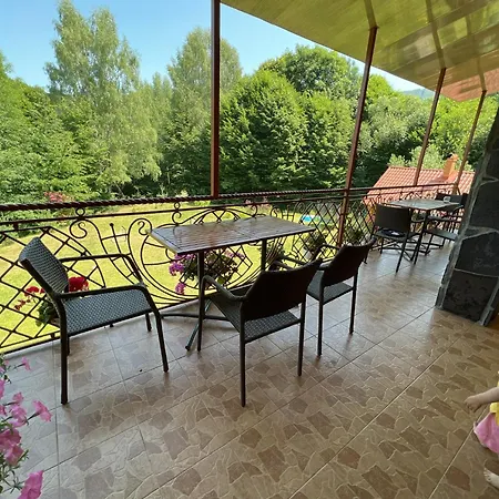 Inn Vovk Sinyak (Transcarpathia)