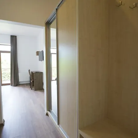 Inn Vovk Sinyak (Transcarpathia)