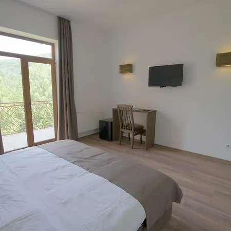 Inn Vovk Sinyak (Transcarpathia)